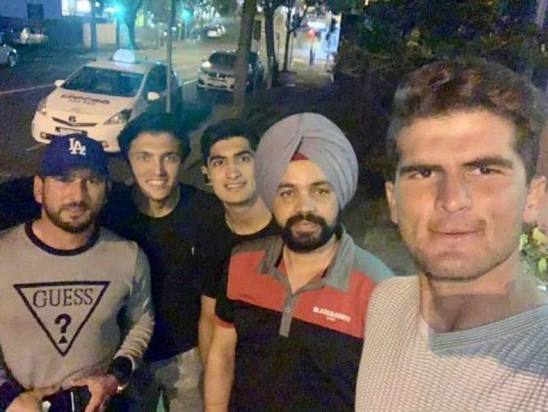 Pakistan cricketers take Indian cab driver to dinner in Brisbane after he refuses fare