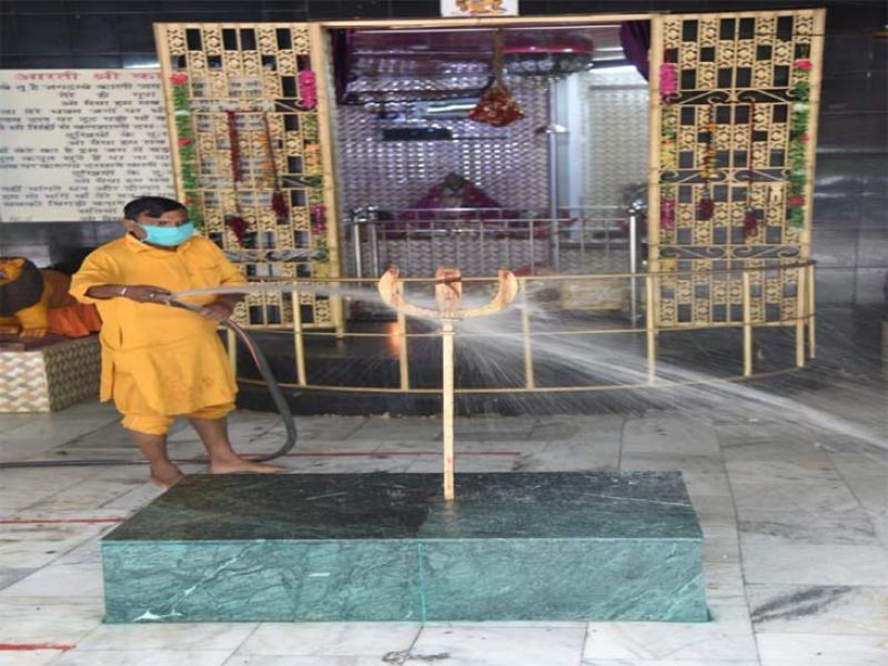 Man Committed Suicide In Temple At Chandigarh