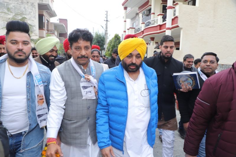 Bhagwant Mann's door-to-door campaign in Jalandhar