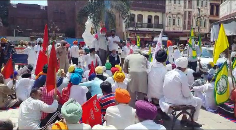Opposition to renovation of Jallianwala Bagh continues, families of martyrs take to the streets