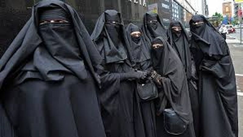 Muslim girls wearing burqa 