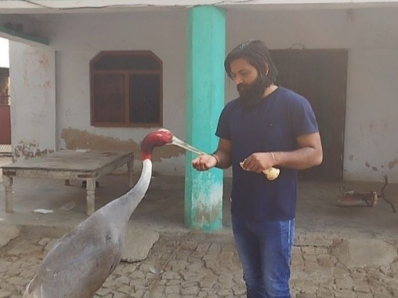 The friendship of Arif and Saras became an example, it started from putting ointment on the wound and now.....