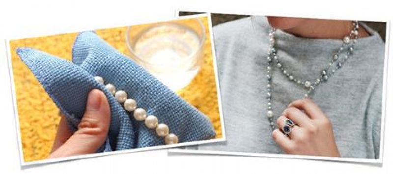 clean Jewellery with cloth