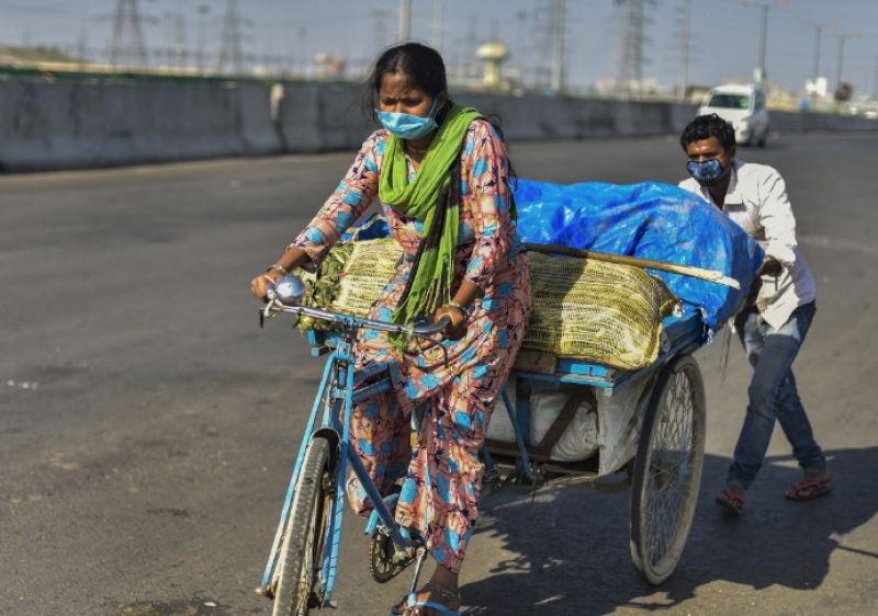 Pictures Indian Migrant workers