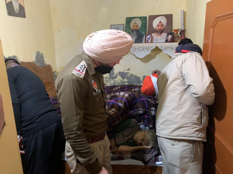  Three members of family commit suicide