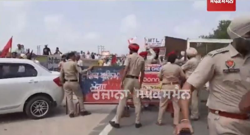 Farmers protest against Akali Dal in Moga