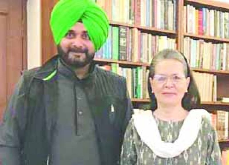 Navjot Singh Sidhu and Sonia Gandhi