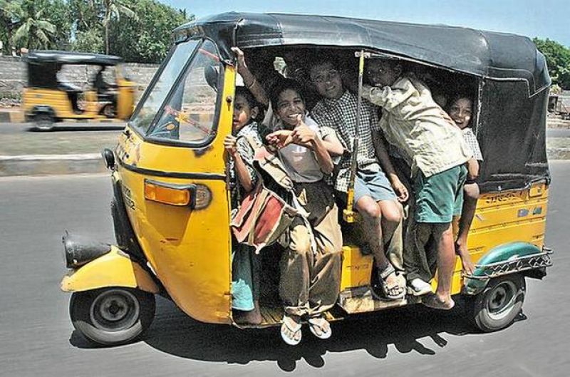 Overloaded autos put school kids at risk