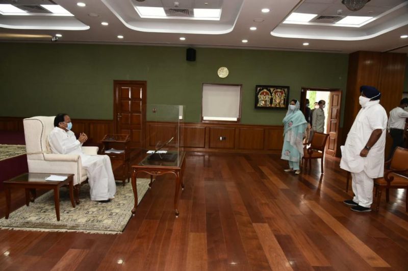 SAD delegation meets Naidu on governance reforms in PU