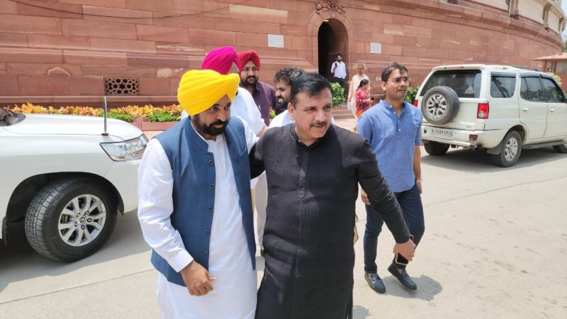 CM Bhagwant Mann joins AAP MP Sanjay Singh's Protest
