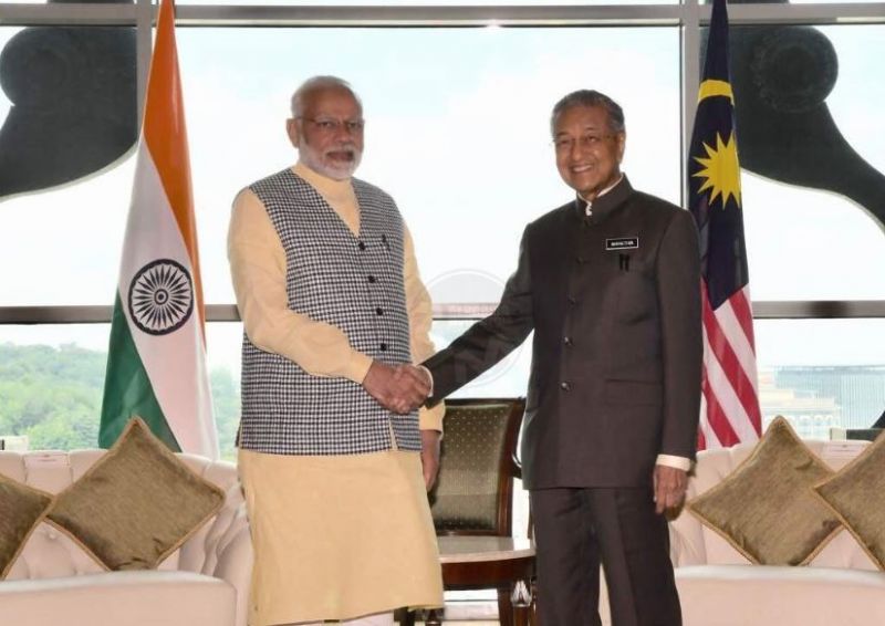 Narendra Modi & Mahatir Mohammad  