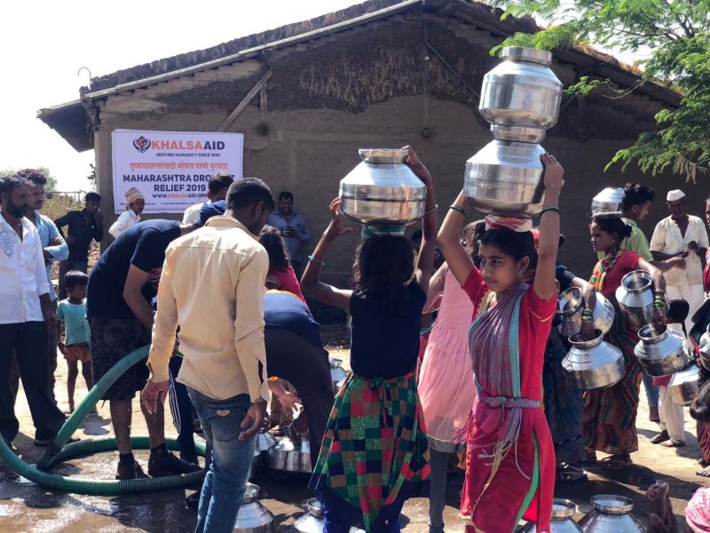 'Khalsa Aid' standing with people suffering from drought in Maharashtra