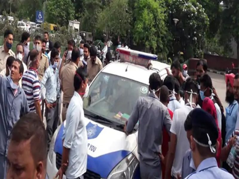 The PGI doctor who reported the theft of the mobile phone found the phone in his bag