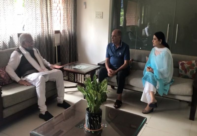 Haryana CM Manohar Lal Khattar meet With Sushant Singh Rajput’s father  and sister