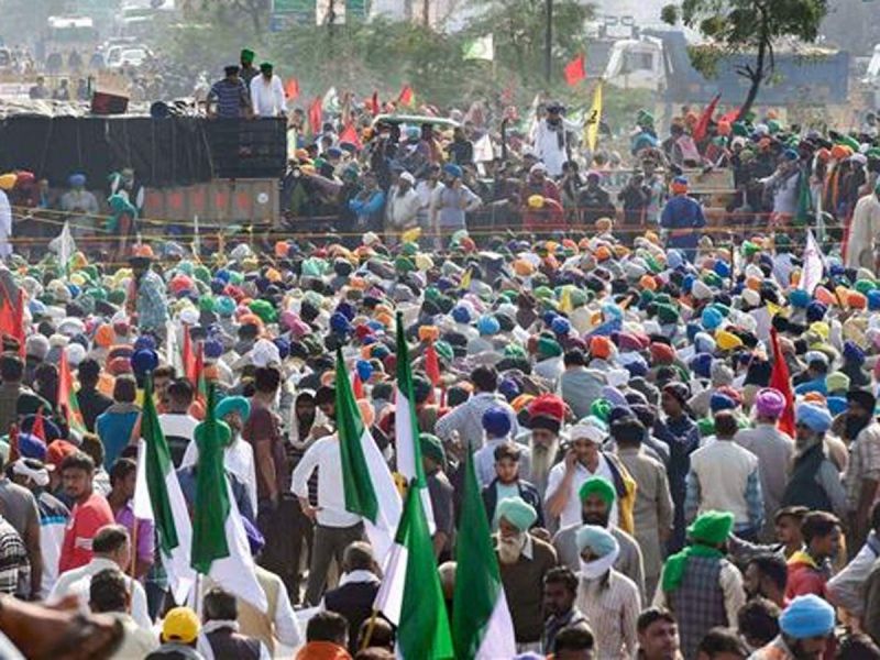 FIR lodged against farmers sitting on Singhu Border red light