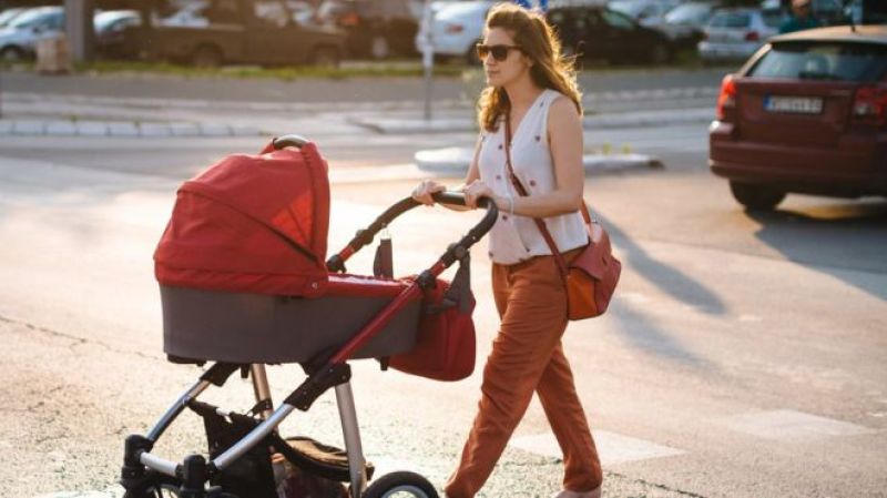 Babies in prams exposed to 60% more pollution than parents