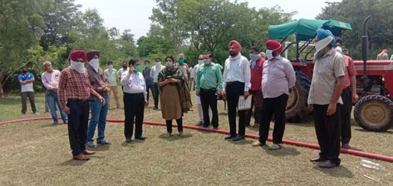 Apneet Kaur with others 