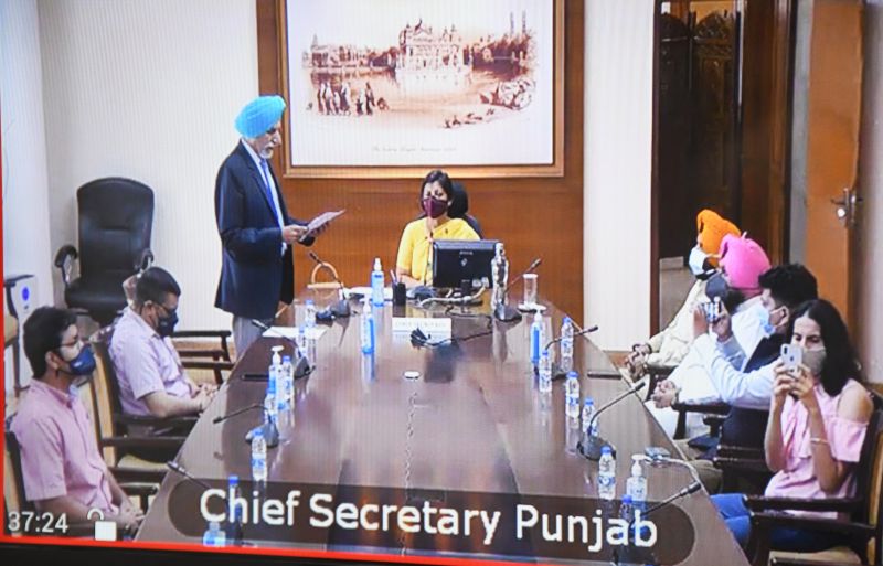 PUNJAB GOVERNOR ADMINISTERS VIRTUAL OATH TO ONE PPSC MEMBER