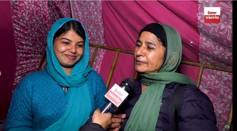 Manisha and Mother-Daughter
