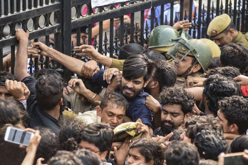 Students and police clash at JNU on convocation day over 300% fee hike