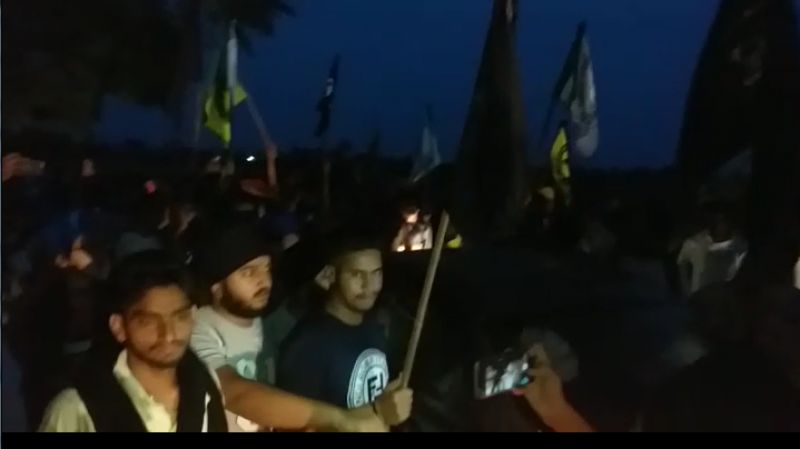 Farmers oppose Congress MLA Angad Saini