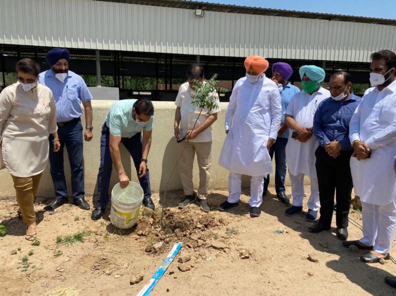  Health Minister Sidhu inaugurates Punjab's first modern Gaushala