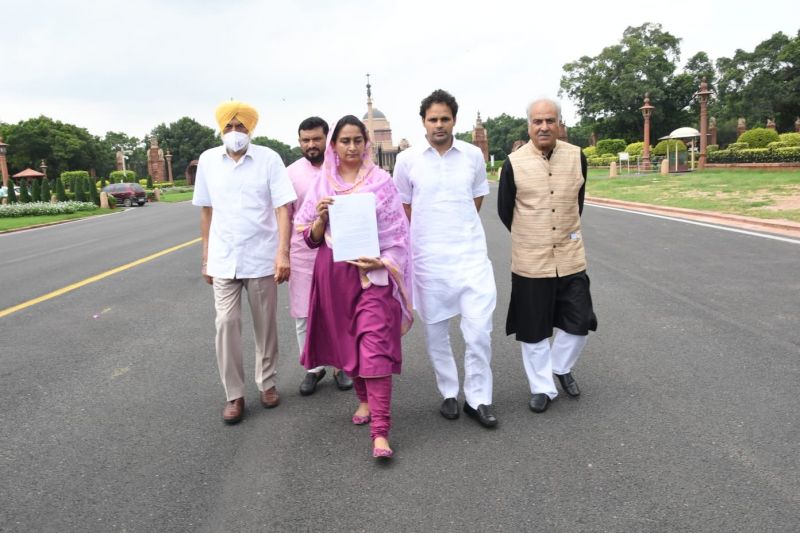 Delegation Led By SAD's Harsimrat Kaur Badal To Meet President Kovind