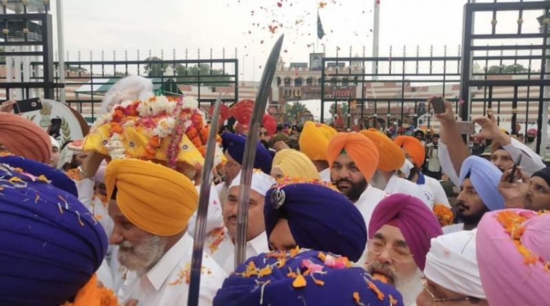 Welcomes the International Nagar Kirtan entered India