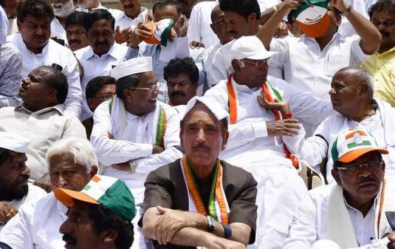 Karnataka: Congress, JD(S) ministers resign to enable cabinet reshuffle