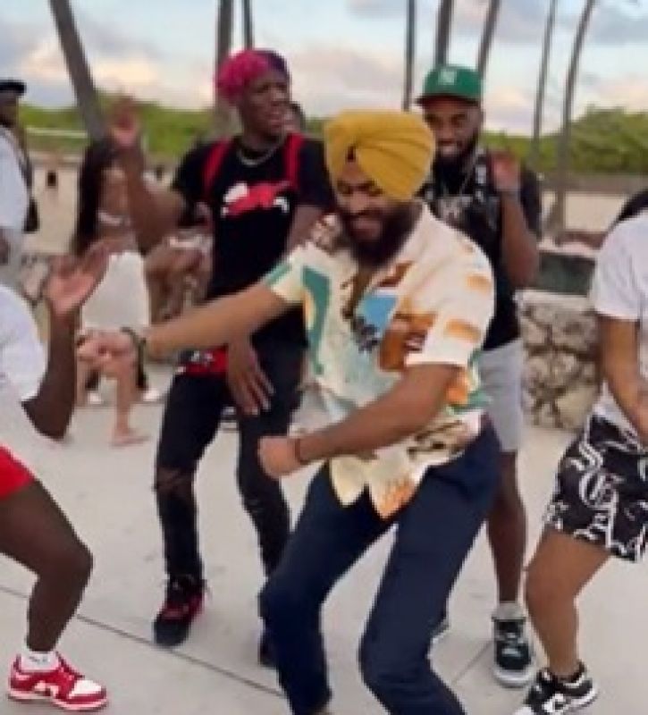 Sikh man's impromptu dance in Miami is a whole vibe