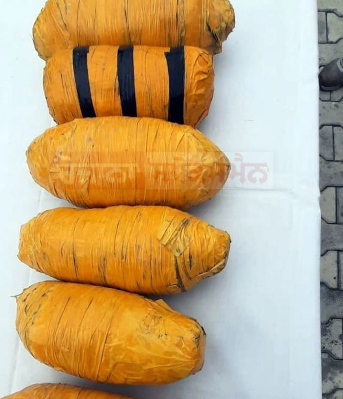 6 packets of heroin, a pistol, magazine and 50 live ammunition recovered from Ferozepur border