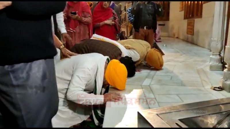 Farmer leader Rakesh Tikait payed obeisance at Darbar Sahib