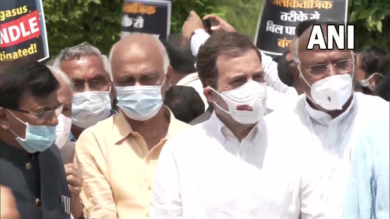'Murder of Democracy': Rahul Gandhi, Opposition Leaders March to Vijay Chowk