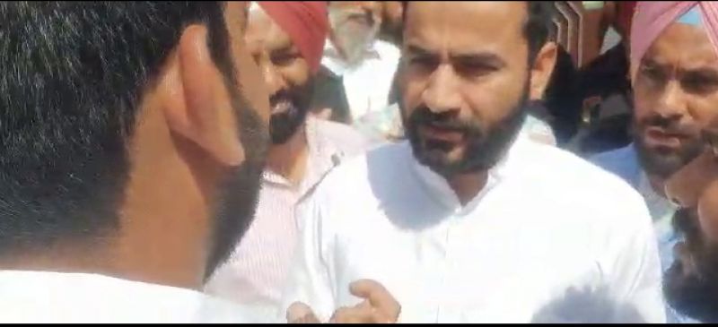 Gurmeet singh Meet Hayer at ETT Teacher's protest