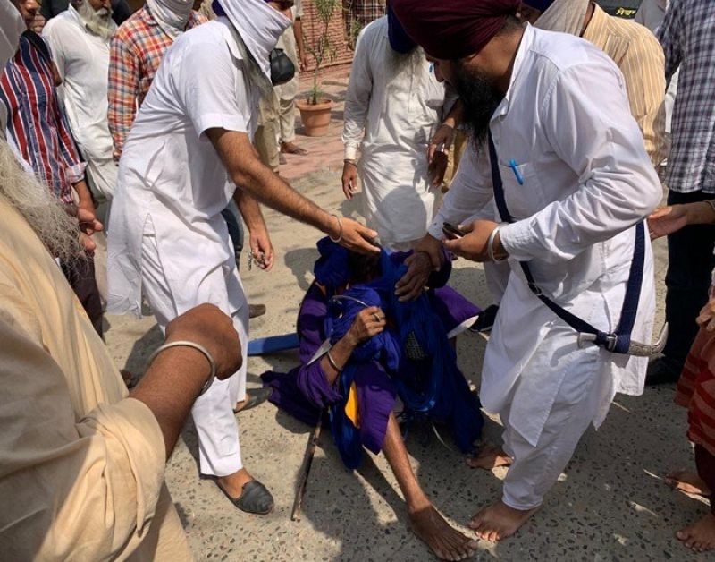 Sikhs Protest Outside SGPC Office