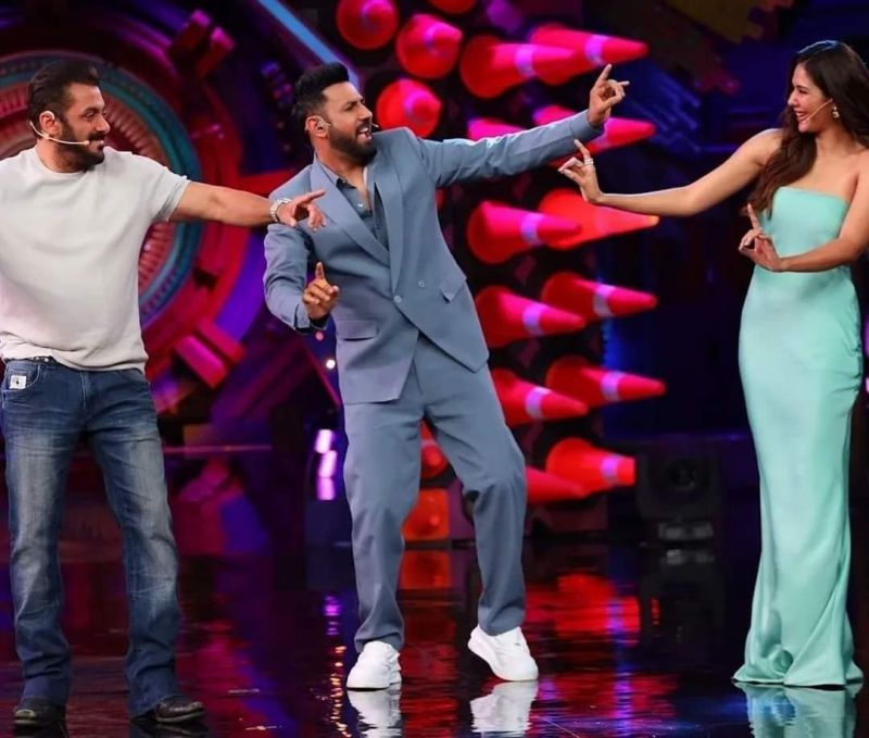  Gippy Grewal and Sonam Bajwa arrived on the set of 'Bigg Boss OTT 2'