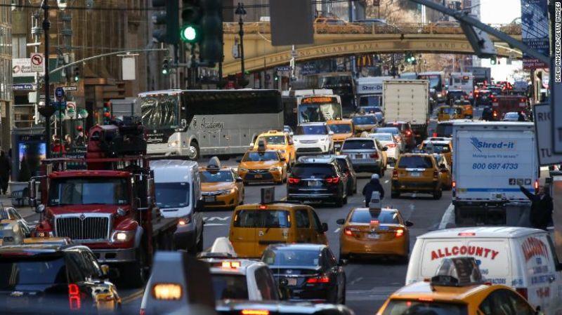 New York considers fines for staring at your phone while crossing the road