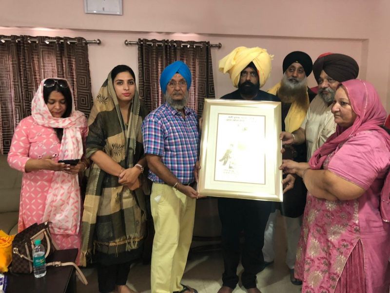 Sikh offered diamond studded kalgi at takht Sri Patna Sahib