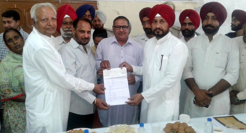 Minister Charanjeet Chaani