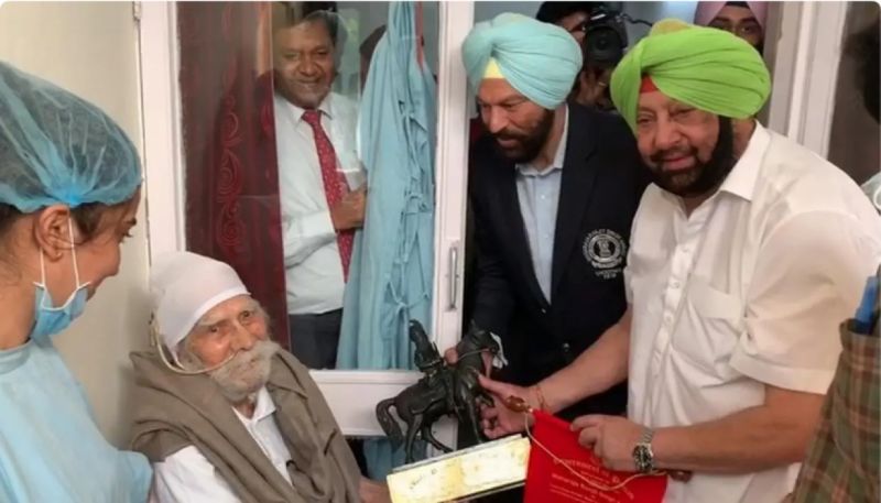 Captain Amrinder Singh And Balbir Singh