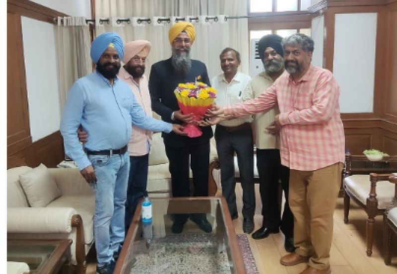 Digital Media Association members greet FM and Speaker of Vidhan Sabha