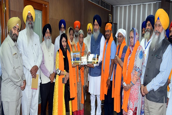 Bibi maninder kaur bedi